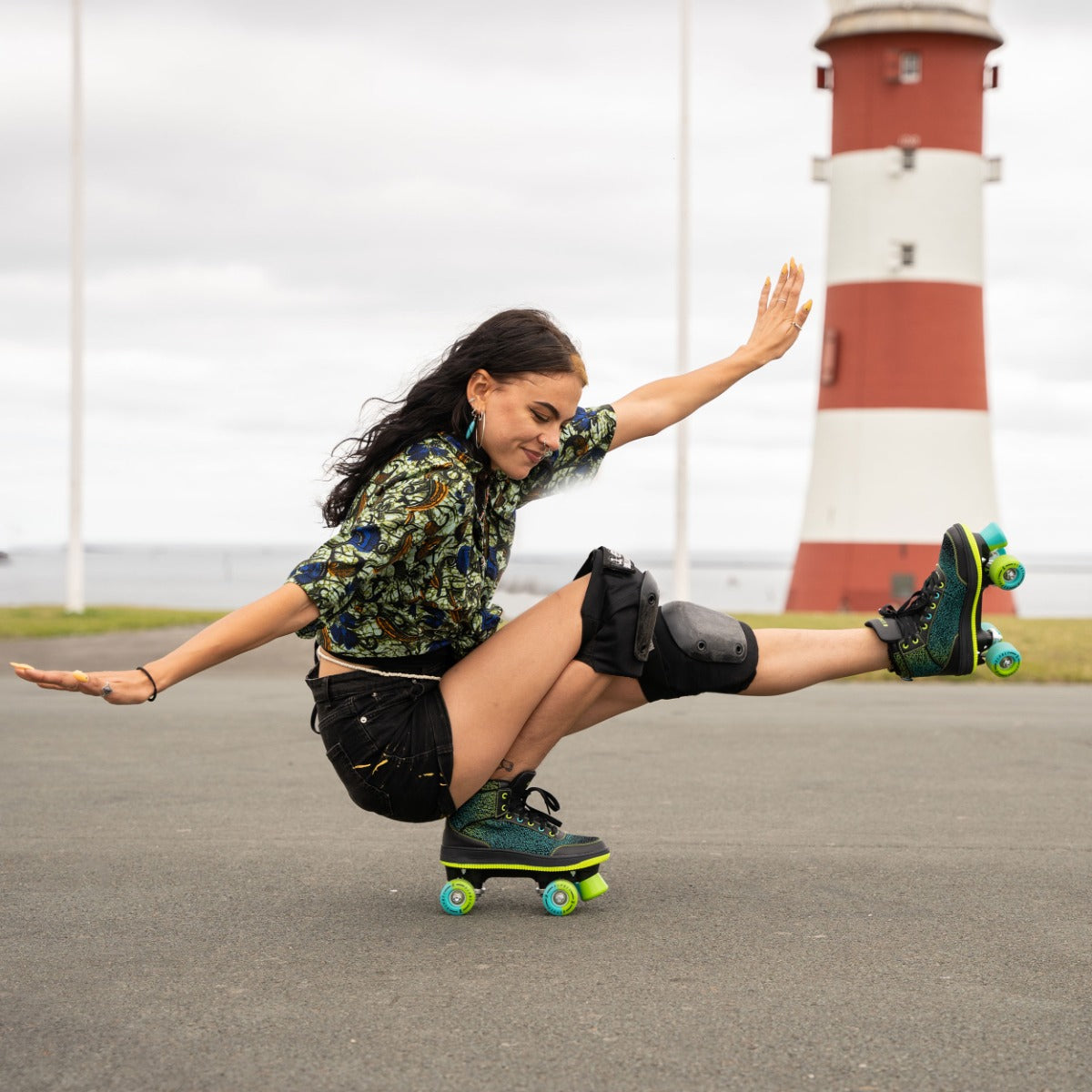 Raver Mid Top Quad Skates - Blue | Roller Skates | Osprey